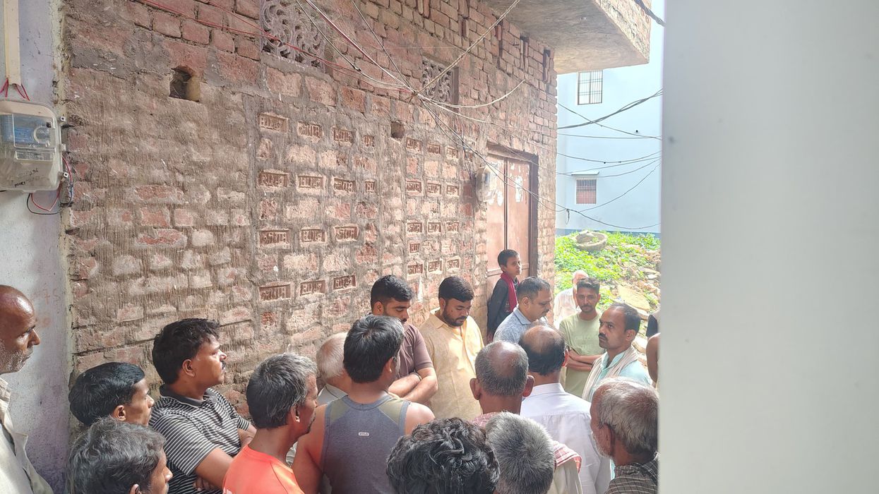 -बीते दिवस मोकरी गाँव के कबाड़ा व्यवसाई 35 वर्षीय अफसर आलम की हार्ट अटैक से मौत हो गई सूचना मिलते ही