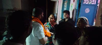 बारिश में भीगता जनसैलाब और अटूट समर्थन मिव पंचायत का विकास सिंह जी ने किया  धन्यवाद