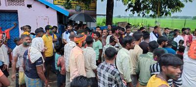बारिश में भीगता जनसैलाब और अटूट समर्थन मिव पंचायत का विकास सिंह जी ने किया  धन्यवाद