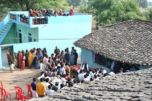 सर्वेश अम्बेडकर- मध्य प्रदेश के चुनावी दौरे में सपा के राष्ट्रीय अध्यक्ष अखिलेश यादव हुए शामिल, सूरजपुर ग्राम-वासियों से की मुलाकात