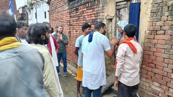 बारिश में भीगता जनसैलाब और अटूट समर्थन मिव पंचायत का विकास सिंह जी ने किया  धन्यवाद