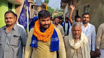 विकास सिंह- जलालपुर पंचायत में चली  बदलाव की बयार, निकाली गयी  जन आशीर्वाद यात्रा