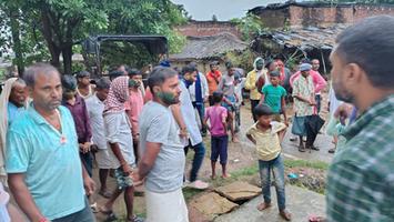 बारिश में भीगता जनसैलाब और अटूट समर्थन मिव पंचायत का विकास सिंह जी ने किया  धन्यवाद