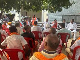 पंडित दीनदयाल उपाध्याय जी के जयंती के उपलक्ष्य में सफाई कार्यक्रम, पौधारोपण एवं पुष्पांजलि कार्यक्रम का हुआ आयोजन