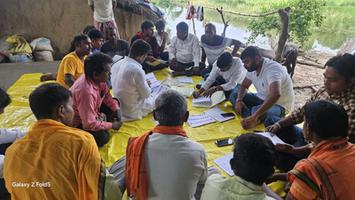 विकास सिंह जी ने हर एक बूथ के लोगो के साथ बैठक कर मतदाता सूची से मिलाया नाम