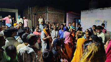 बारिश में भीगता जनसैलाब और अटूट समर्थन मिव पंचायत का विकास सिंह जी ने किया  धन्यवाद