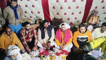 अलग-अलग गाँव के विवाह समारोह में शामिल होकर नवविवाहित जोड़ो को दिया बधाई व आशीर्वाद