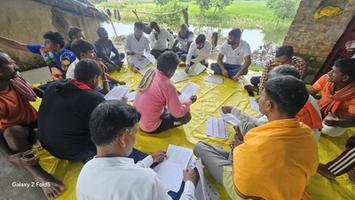 विकास सिंह जी ने हर एक बूथ के लोगो के साथ बैठक कर मतदाता सूची से मिलाया नाम