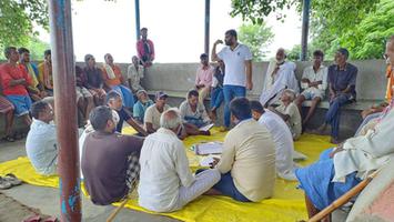 विकास सिंह जी ने हर एक बूथ के लोगो के साथ बैठक कर मतदाता सूची से मिलाया नाम