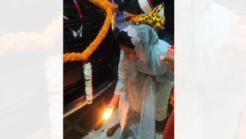 विकास सिंह- मोहनिया की जिला परिषद सदस्य गीता पासी को नई गाड़ी लेने पर  दी बधाई