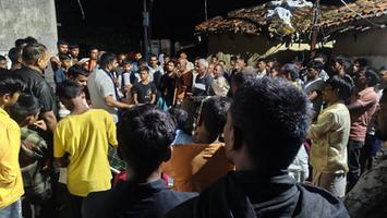 बारिश में भीगता जनसैलाब और अटूट समर्थन मिव पंचायत का विकास सिंह जी ने किया  धन्यवाद