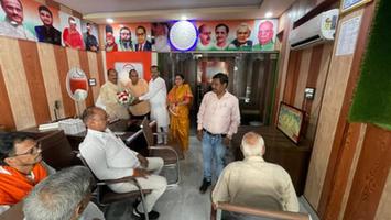 विजय कुमार भुर्जी - प्रधानमंत्री श्री नरेंद्र मोदी जी की “मन की बात” लखनऊ पश्चिम विधानसभा में सुनी
