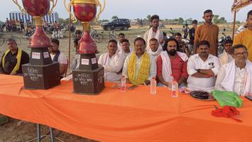 विश्वनाथ राम - छत्तुपुर गांव में क्रिकेट प्रतियोगिता का उद्घाटन एवं विजेता टीम को सम्मान