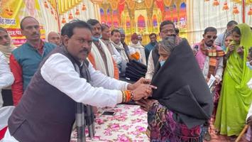विश्वनाथ राम - शहीद अशोक यादव जी की पुण्यतिथि पर कम्बल वितरण कार्यक्रम