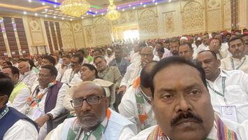 विश्वनाथ राम - पटना में महागठबंधन की अहम बैठक संपन्न, सभी दलों के नेता और विधायक रहे मौजूद