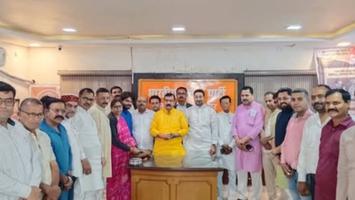विजय कुमार भुर्जी  - भाजपा लखनऊ महानगर कार्यालय में वक़्फ़ सुधार संगोष्ठी को लेकर तैयारी बैठक आयोजित