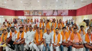 विजय कुमा - भुर्जीश्री मणिराम दास छावनी सभागार, अयोध्या धाम में मंडल अध्यक्ष बैठक का प्रथम सत्र प्रारंभ