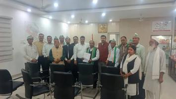 राजीव द्विवेदी - कानपुर में मोथा चक्रवात से प्रभावित किसानों को राहत एवं मुआवज़े की मांग को लेकर कांग्रेस ने जिलाधिकारी को सौंपा ज्ञापन