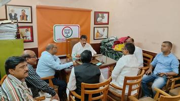विजय कुमार भुर्जी - महानगर कार्यालय में आगामी अभियानों को लेकर चर्चा