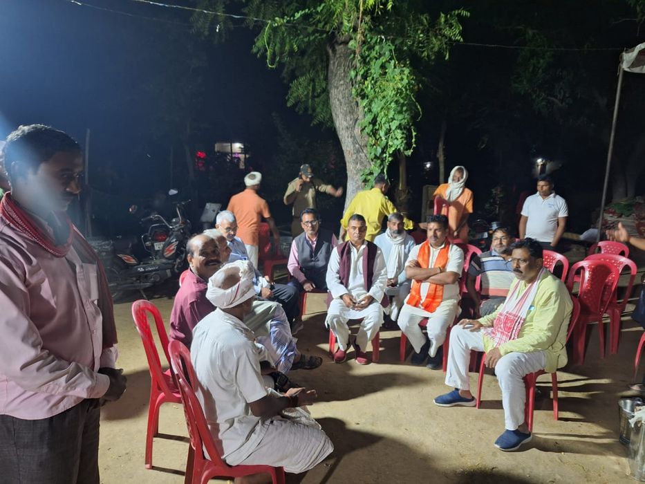 -पूर्व विधानसभा प्रत्याशी भारतीय जनता पार्टी के नेता सूर्यमुनि जी ने बताया कि आज विधानसभा सकलडीहा क्