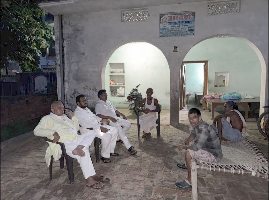 -पूर्व विधानसभा प्रत्याशी सकलडीहा के राजनेता सूर्यमुनि तिवारी जी ने बताया कि आज विधानसभा मुगलसराय (प