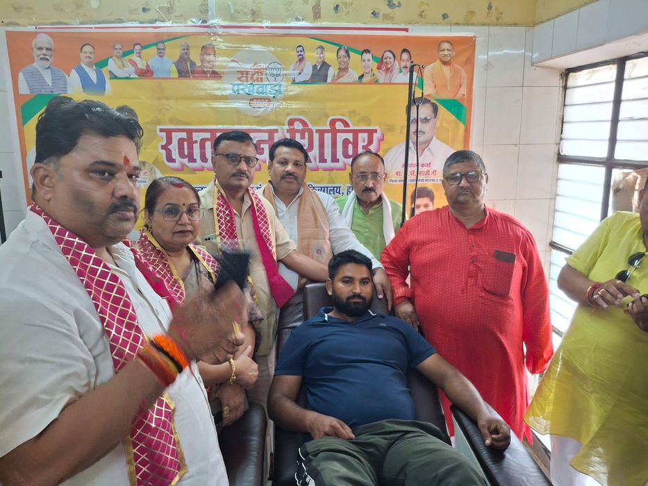 -प्रदेश मंत्री डी.पी भारती जी ने बताया कि हाथरस में यशस्वी प्रधानमंत्री आदरणीय श्री नरेन्द्र मोदी ज