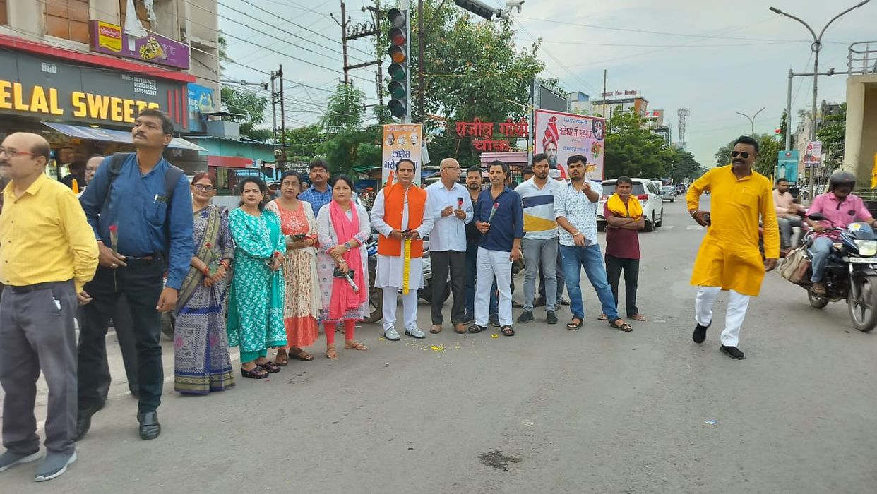 -निषाद पार्टी के प्रदेश प्रभारी एवं राष्ट्रीय सचिव संजय सिंह राजपूत जी ने श्री गुरुदेव रितेश्वर महार