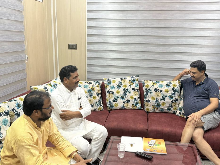 -पूर्व विधानसभा प्रत्याशी सकलडीहा के राजनेता सूर्यमुनि तिवारी जी ने बताया कि आज चंदौली नगर में भारती