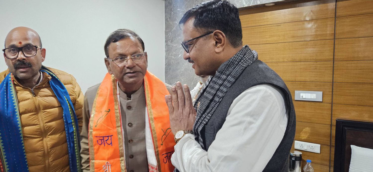 -प्रदेश मंत्री डी.पी. भारती ने लखनऊ स्थित वीवीआईपी गेस्ट हाउस में भाजपा के लोकप्रिय वरिष्ठ नेता, महा