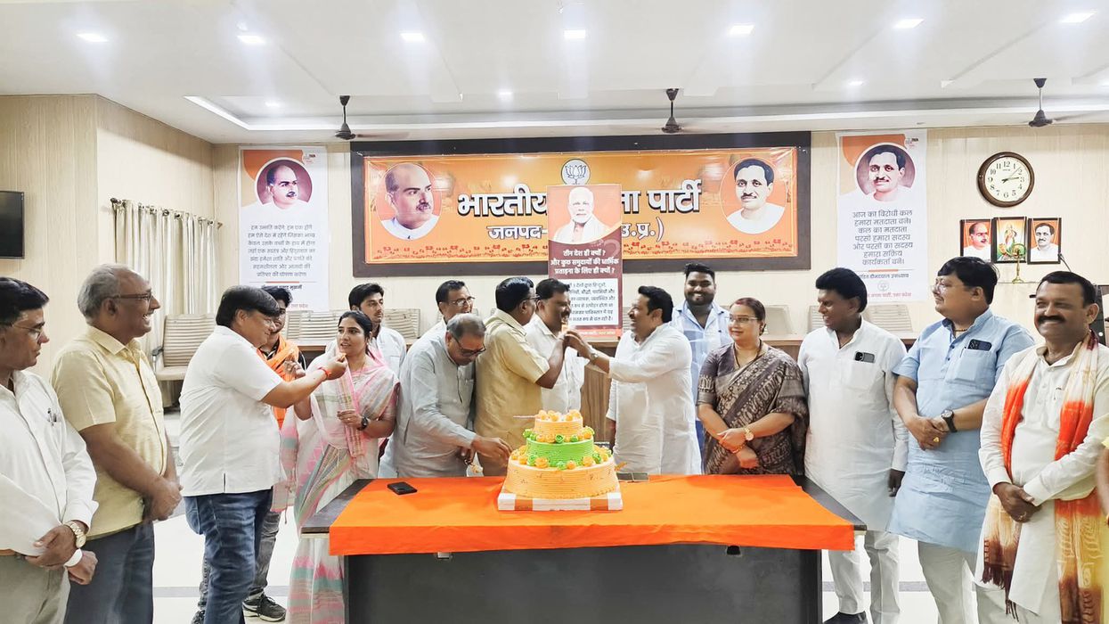 -प्रदेश मंत्री डी.पी भारती जी ने बताया कि हाथरस  पार्टी कार्यालय पर यशस्वी प्रधानमंत्री श्री नरेंद्र