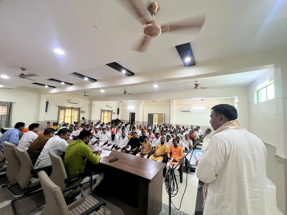 -प्रदेश मंत्री डी.पी जी ने बताया कि शाहजहाँपुर भाजपा जिला कार्यालय पर जिला अध्यक्ष श्री के.सी मिश्रा