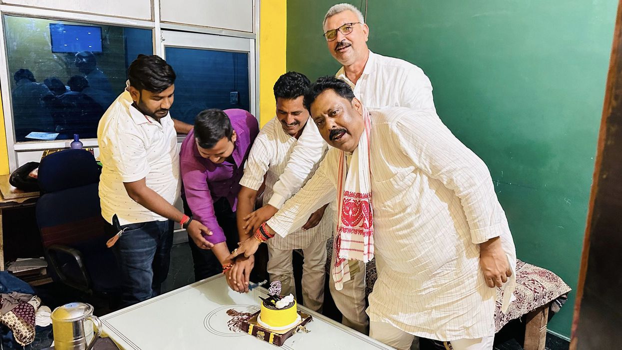 -बीते दिवस उत्तर प्रदेश राज्य के चंदौली जिला विधानसभा से भाजपा पार्टी के सदस्य सूर्यमुनि तिवारी ने स