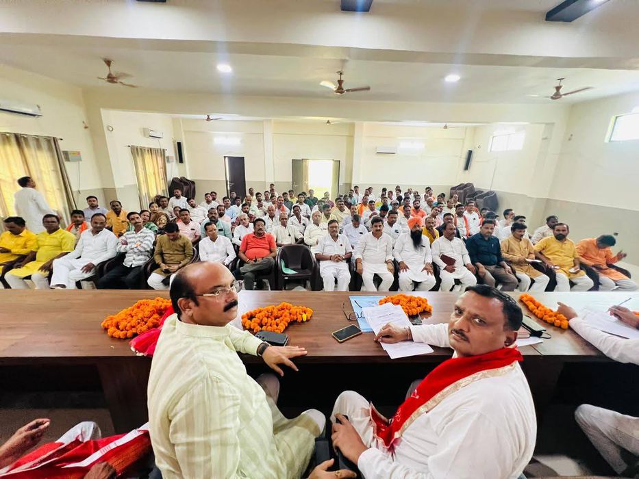 -प्रदेश मंत्री डी.पी जी ने बताया कि शाहजहाँपुर भाजपा जिला कार्यालय पर जिला अध्यक्ष श्री के.सी मिश्रा