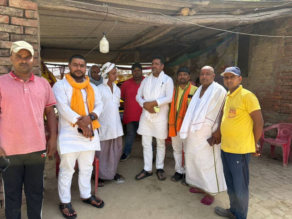 -विधानसभा सकलडीहा क्षेत्र में आज सूर्य मुनि तिवारी ने विभिन्न ग्राम सभाओं और कस्बों में जाकर शोकाकुल