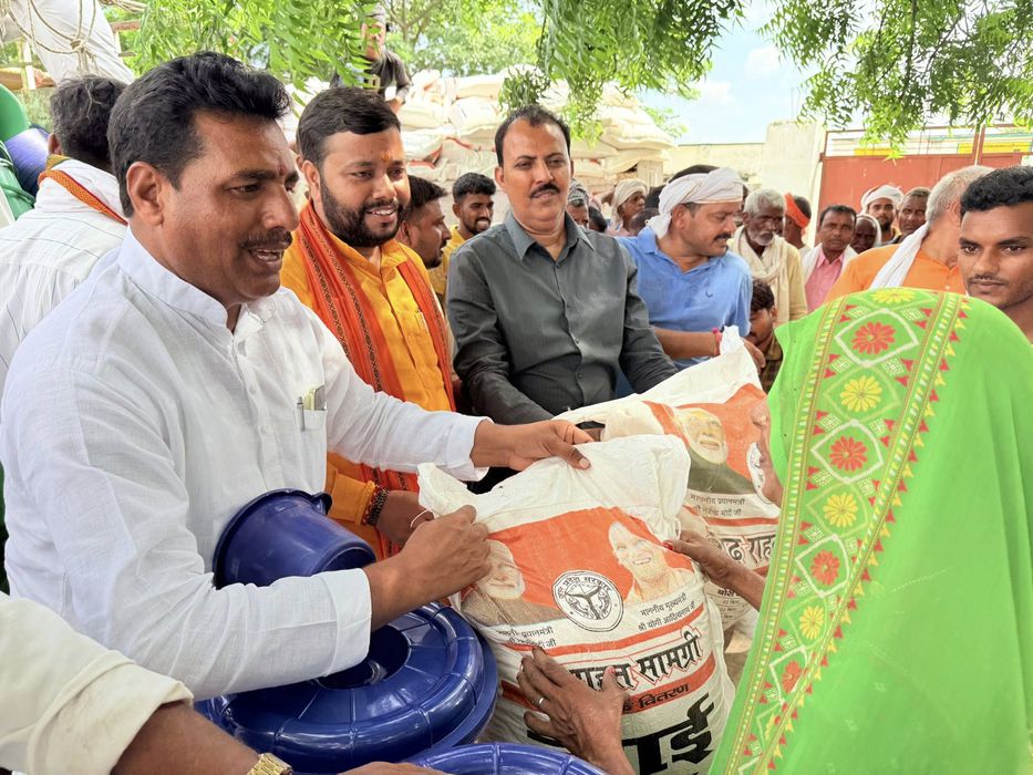 -पूर्व विधानसभा प्रत्याशी सकलडीहा के राजनेता सूर्यमुनि तिवारी जी ने बताया कि आज विधानसभा सकलडीहा के 