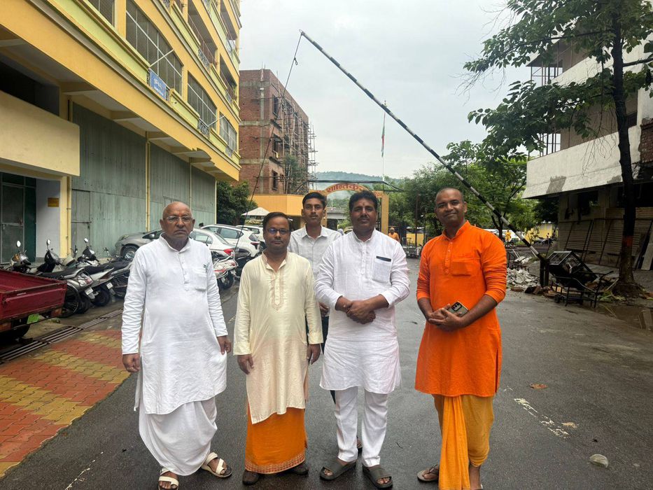 -पूर्व विधानसभा प्रत्याशी सकलडीहा के राजनेता सूर्यमुनि तिवारी जी ने बताया कि आज हरिद्वार स्थित शांति