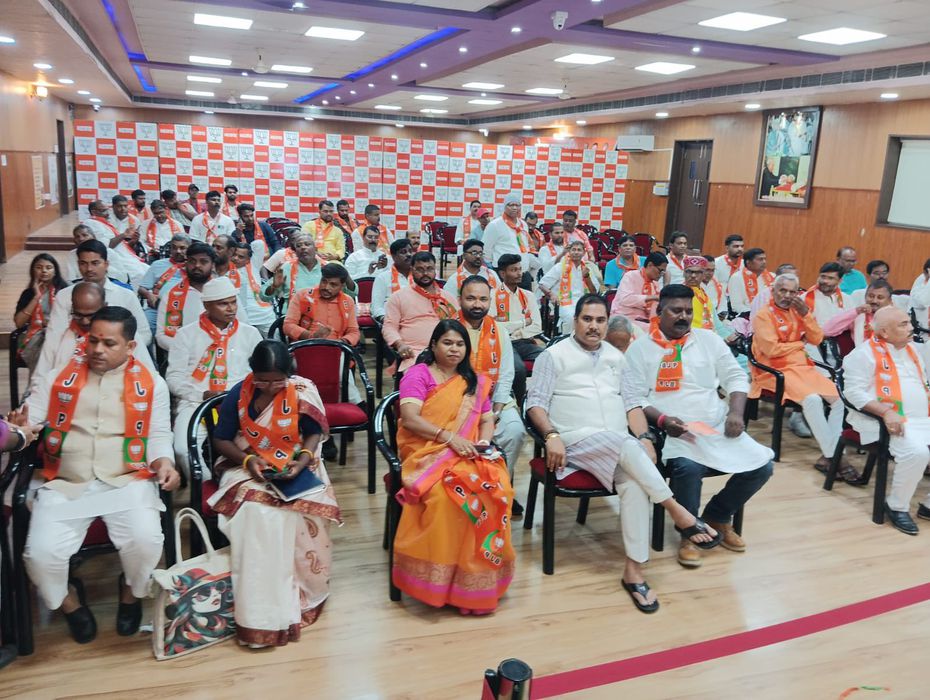 -बिहार प्रदेश के भाजपा महादलित प्रकोष्ठ के सहसंयोजक सचिन राम जी ने बताया कि प्रदेश कार्यालय पटना में