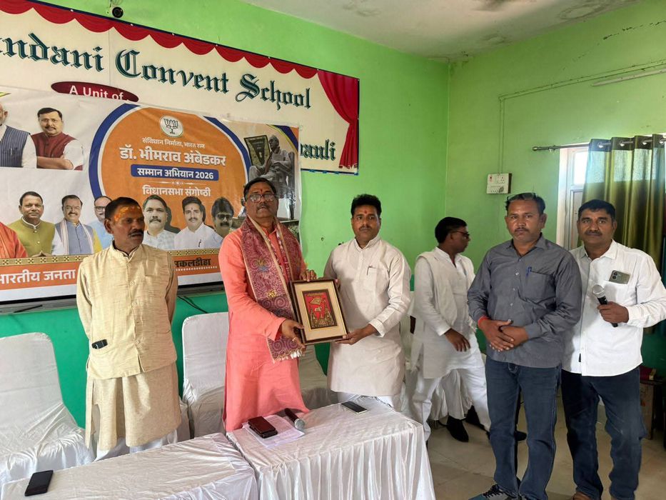 -आज विधानसभा सकलडीहा क्षेत्र के बृजनंदनी कॉन्वेंट स्कूल में भारत रत्न डॉ. बाबासाहेब आंबेडकर की जयंती