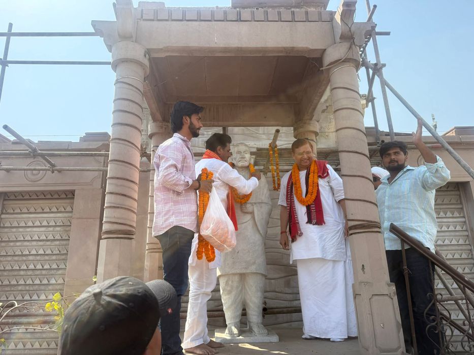 -चंदौली-दीनदयाल नगर क्षेत्र से जुड़े सामाजिक कार्यकर्ता सूर्य मुनि तिवारी ने परम पूज्य श्री अतुल कृष