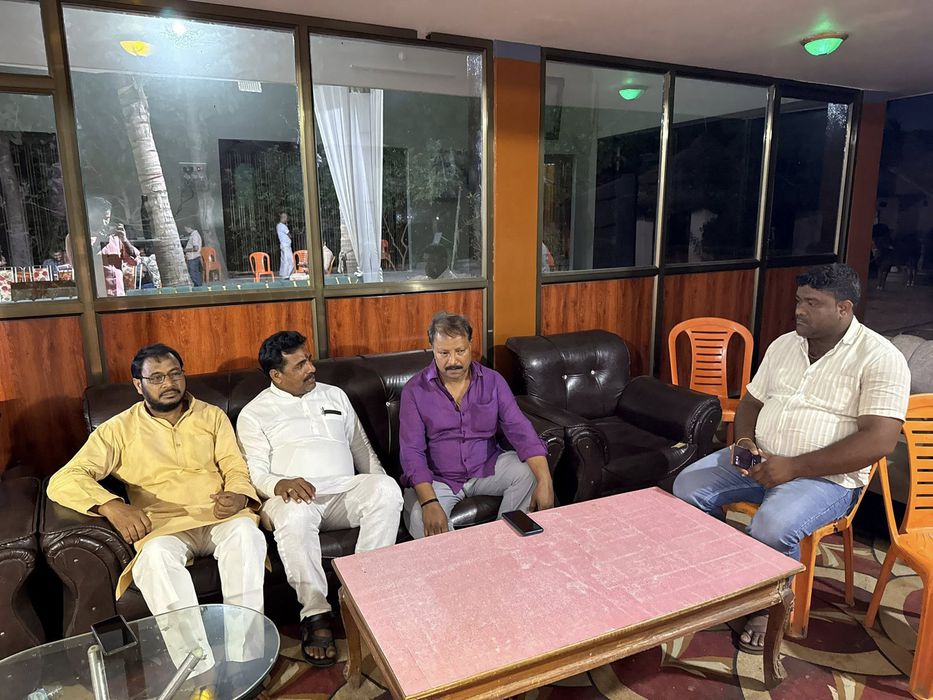 -पूर्व विधानसभा प्रत्याशी सकलडीहा के राजनेता सूर्यमुनि तिवारी जी ने बताया कि आज अपने गृह जनपद चन्दौल