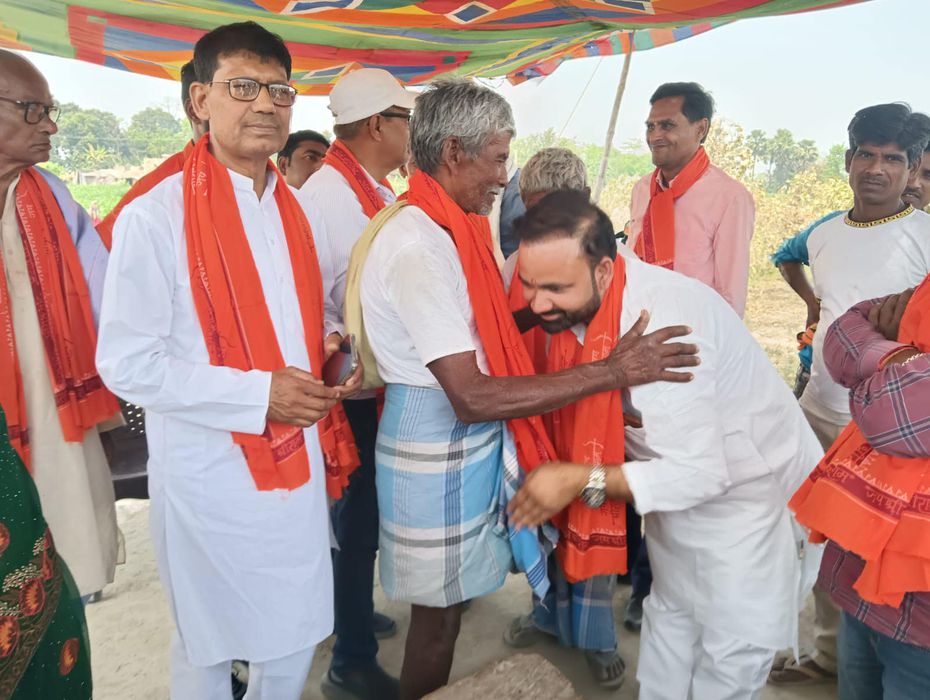 -बिहार के सकरा विधानसभा क्षेत्र में, मंगलवार को भयानक आग लगने की घटना सामने आई है. जिसमे जिले के मुर