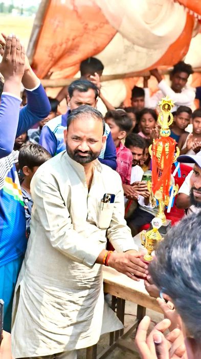 -आज जिला परिषद क्षेत्र के छाजन खरियार में आयोजित क्रिकेट टूर्नामेंट के फाइनल मैच में शामिल होकर सचिन