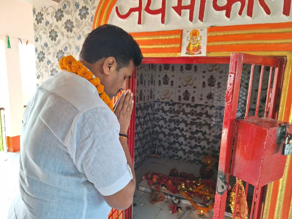 -पूर्व विधानसभा प्रत्याशी भारतीय जनता पार्टी के नेता सूर्यमुनि तिवारी जी ने बताया कि विधानसभा पंडित 