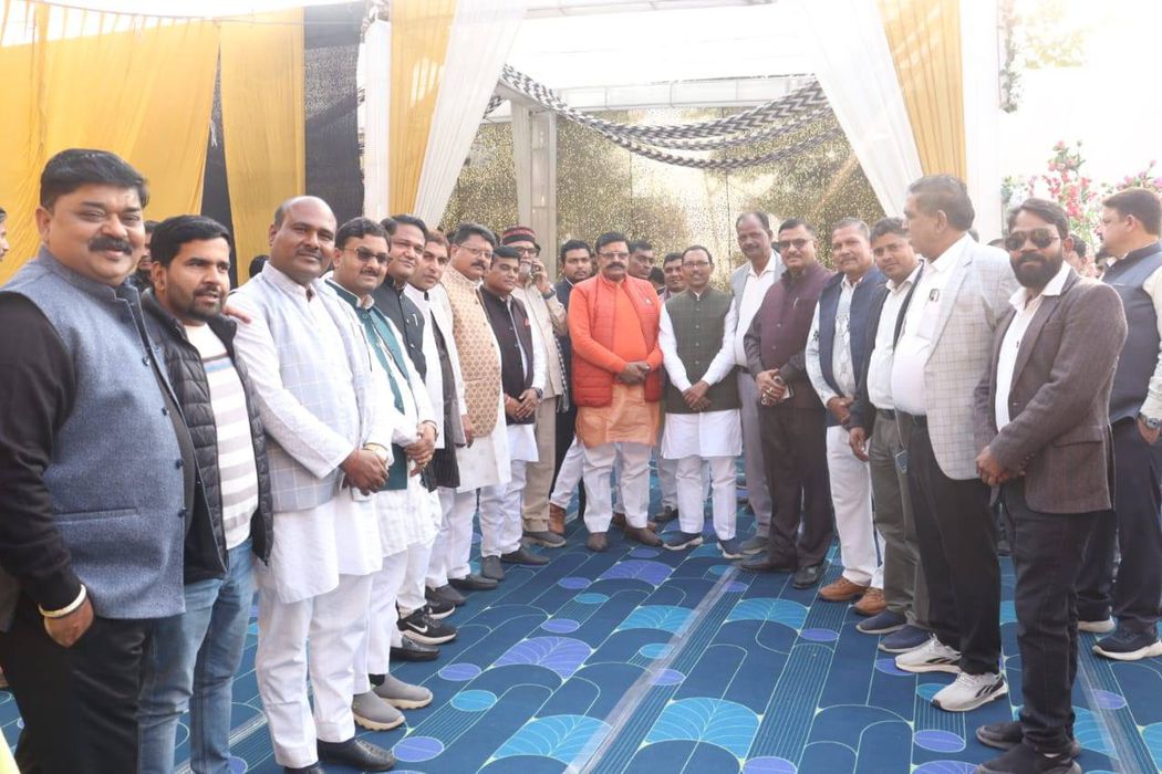 -प्रदेश मंत्री डी.पी भारती जी ने बताया कि बदायूँ, पूनम लाँन में आज का दिन अत्यंत हर्षोल्लास और सांस्