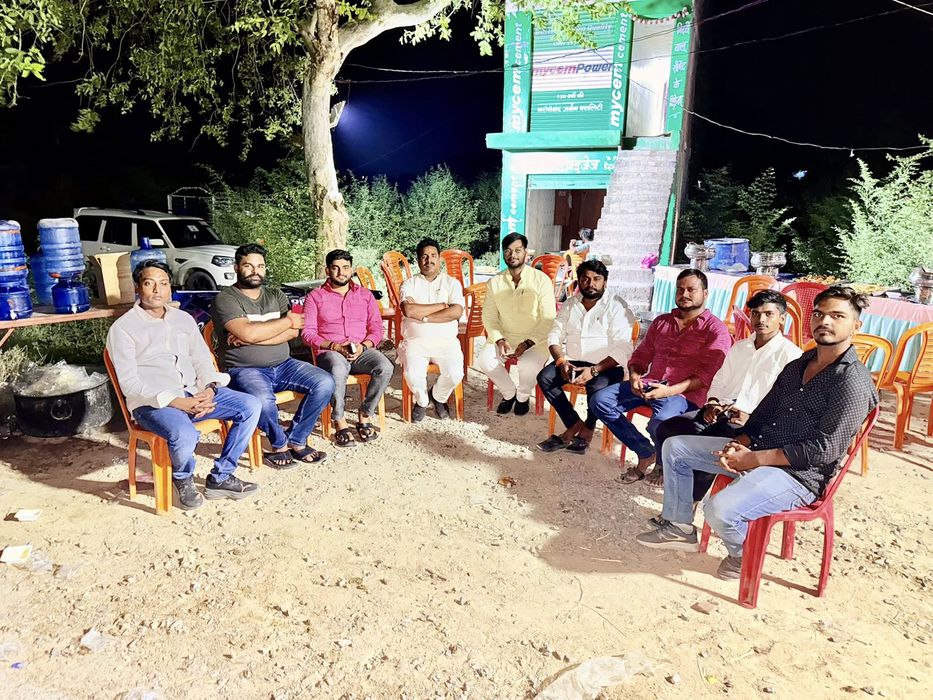 -पूर्व विधानसभा प्रत्याशी सकलडीहा के राजनेता सूर्यमुनि तिवारी जी ने बताया कि आज जनपद चंदौली के ग्राम