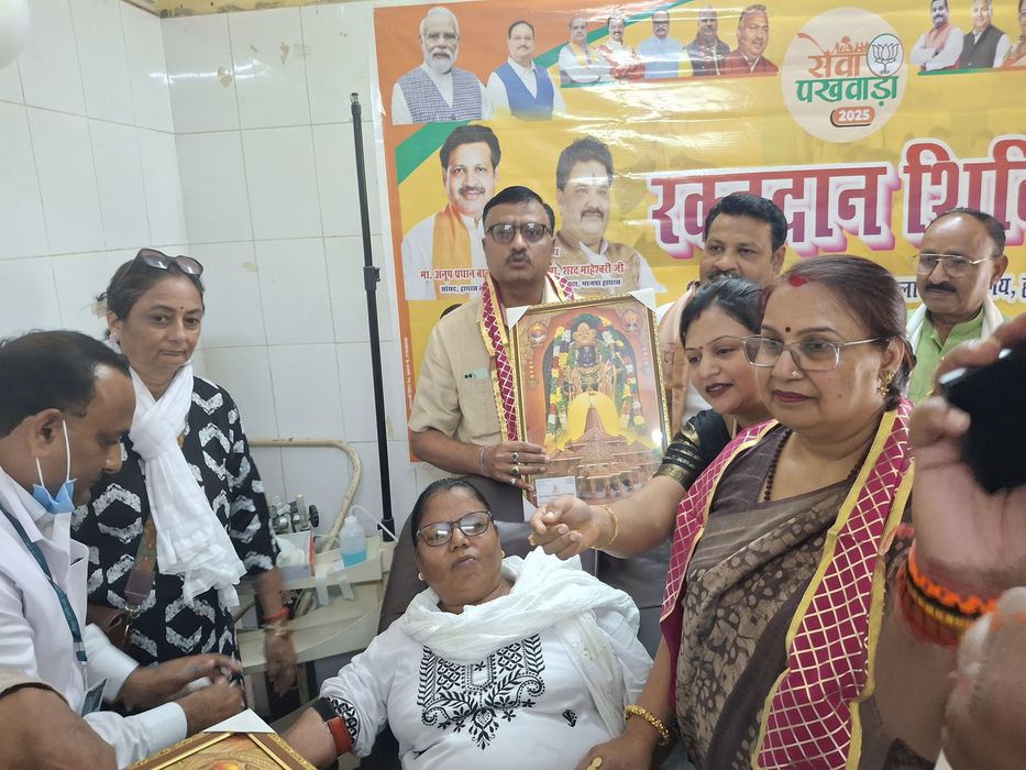 -प्रदेश मंत्री डी.पी भारती जी ने बताया कि हाथरस में यशस्वी प्रधानमंत्री आदरणीय श्री नरेन्द्र मोदी ज