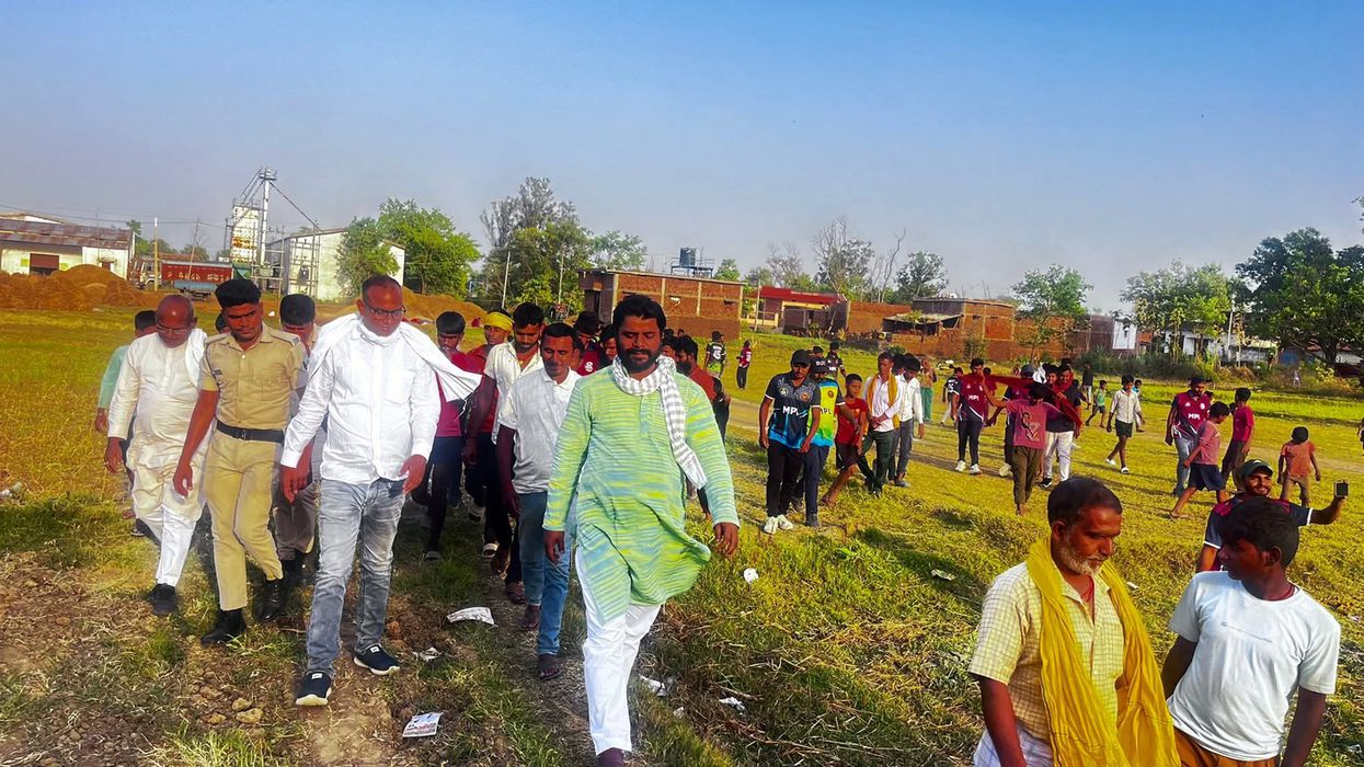 -पालीगंज प्रखंड के मेरा पतौना पंचायत अंतर्गत मदारीपुर गाँव में आयोजित क्रिकेट टूर्नामेंट “मदारीपुर प