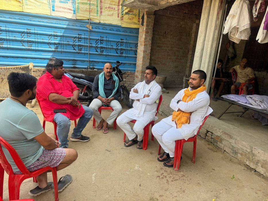 -विधानसभा सकलडीहा क्षेत्र में आज सूर्य मुनि तिवारी ने विभिन्न ग्राम सभाओं और कस्बों में जाकर शोकाकुल