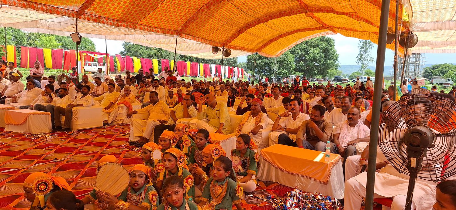 -चंदौली सकलडीहा विधानसभा के विधायक प्रत्याशी एवं भाजपा पार्टी के सदस्य सुर्यमुनि तिवारी जी ने बताया 