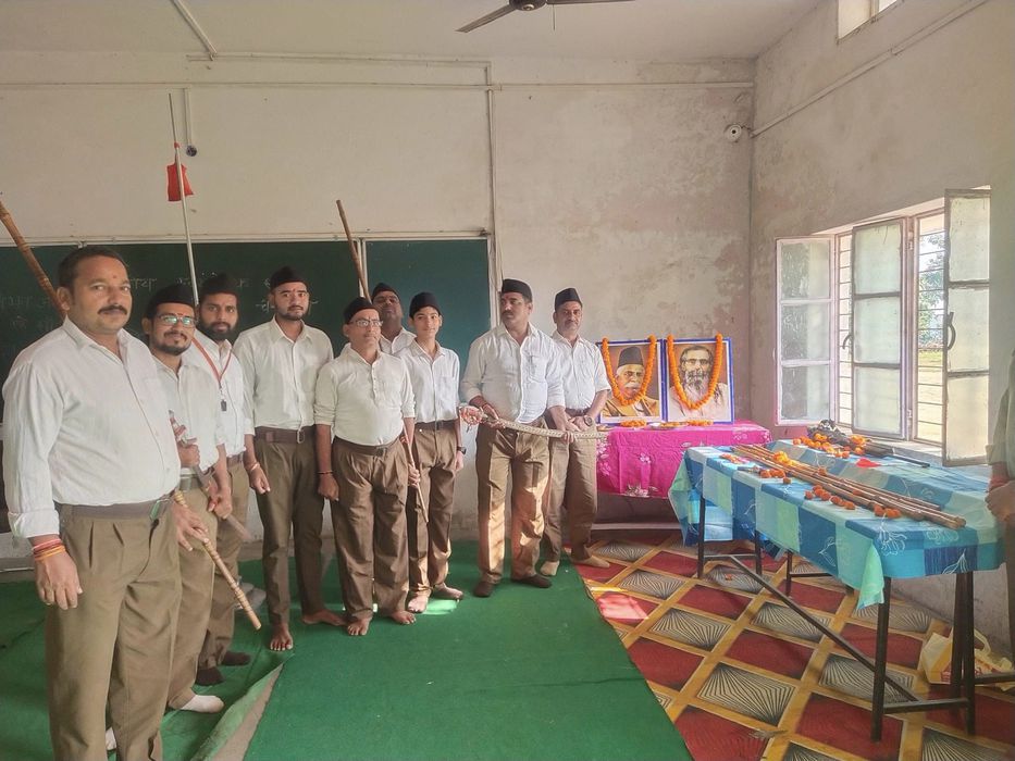 -आज राष्ट्रसेवा, धर्म एवं संस्कृति को समर्पित राष्ट्रीय स्वयंसेवक संघ के स्थापना दिवस एवं विजयदशमी क
